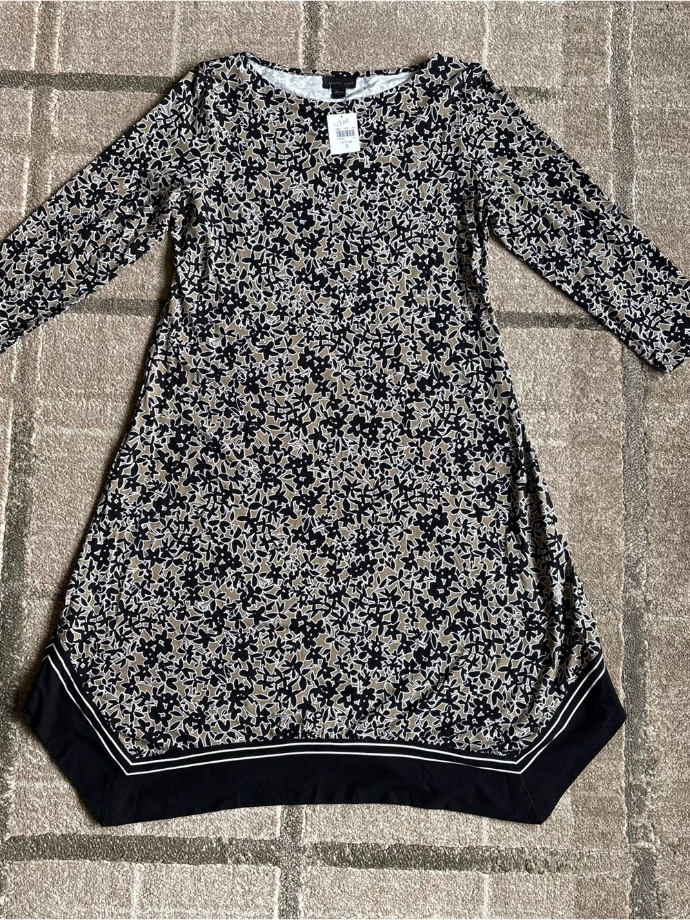 NWT J Jill Wearever Shift Dress 3/4 Sleeve Tan Black Border Handkerchief Hem S